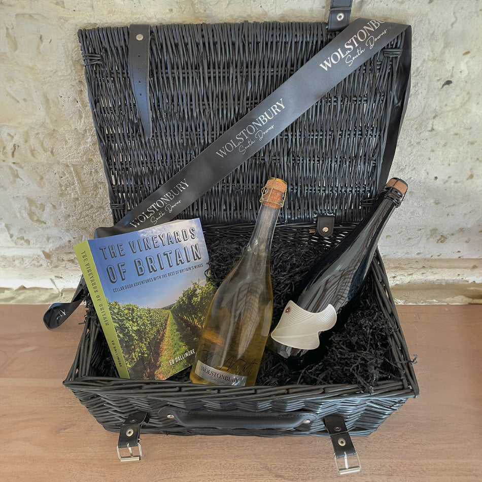 
                  
                    WINE LOVER'S HAMPER
                  
                